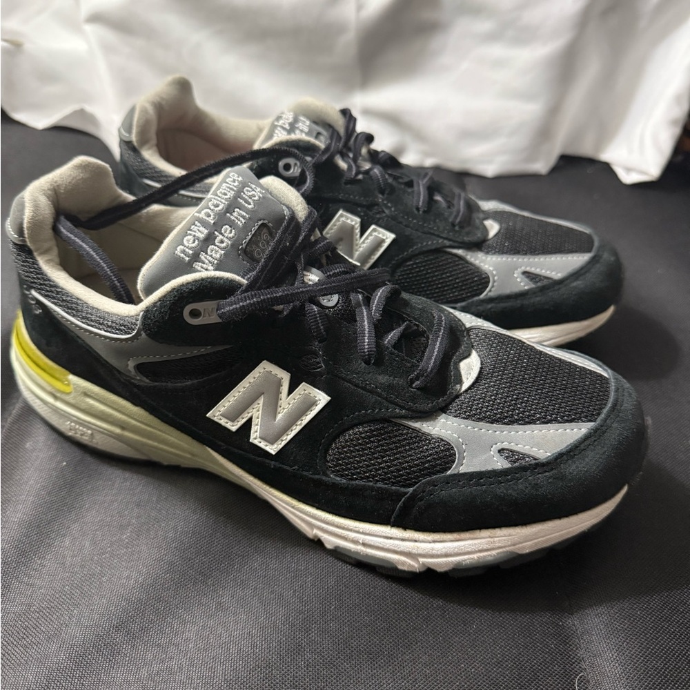 New Balance Women's Black and Gray Sneakers